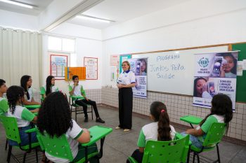 Dr Liana Ventura na Escola Neto Pereirinha (Foto: Cristiana Dias).